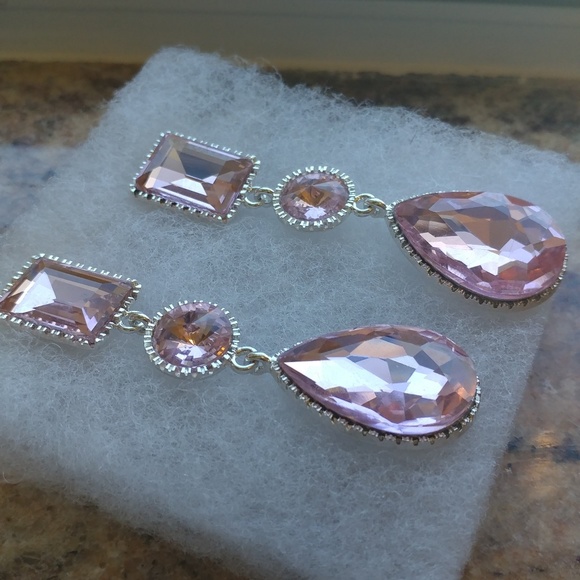 ๐ Stunning Pink Crystal Earrings ๐ - Picture 5 of 6